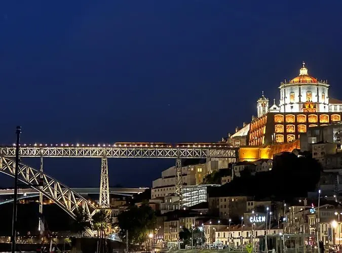 Art With Oporto View! ヴィラ・ノヴァ・デ・ガイア